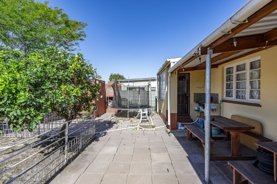 4 Bedroom Property for Sale in Kempenville Western Cape
